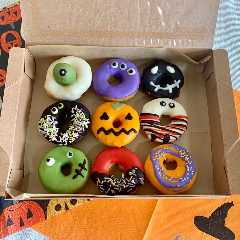 モンスター☆ドーナツうきわ☆ハロウィン 2025年ハロウィン限定】“可愛いモンスタードーナツ”がRACINES