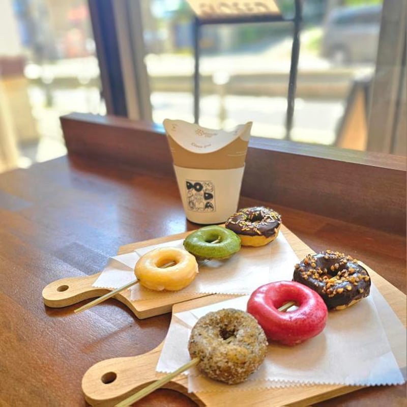 パーティやお手土産に】FAMILYボックスドーナツ（3ピース x 6本