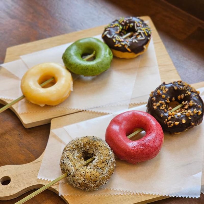 パーティやお手土産に】FAMILYボックスドーナツ（3ピース x 6本