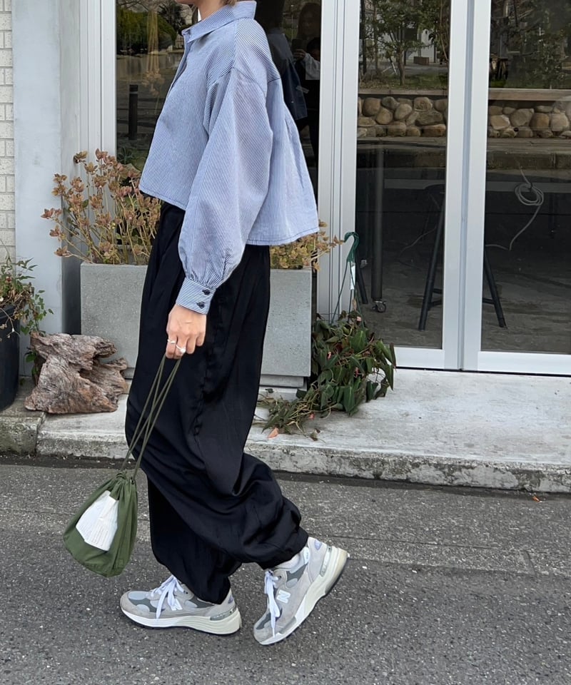 新品未使用3tuck wide balloon trousers soerte スラックス 3tuck wide