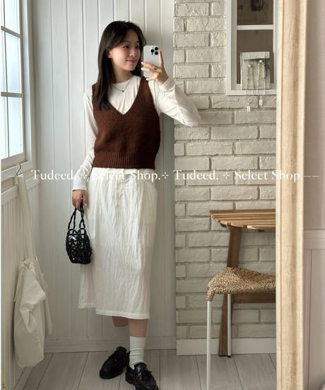 ホワイトストレートスカート