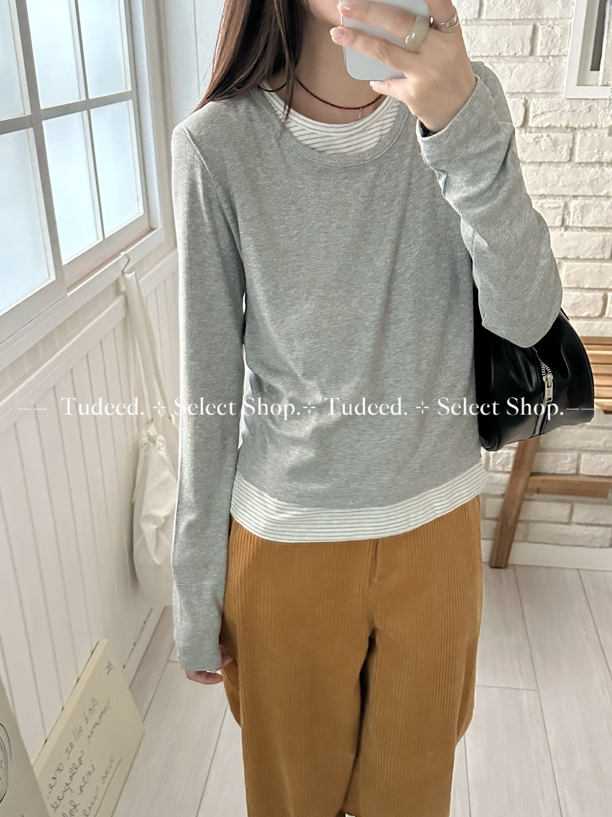 グレーストライプレイヤード風インナーシャツ | Tudeed