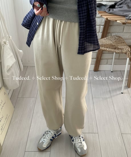 クリームホワイトスウェットパンツ