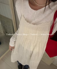 ホワイトのキャミソールロングドレス