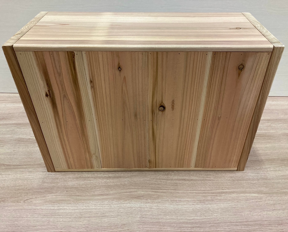 杉無垢材卓上収納棚【引き違い扉仕様】 | 誠工房