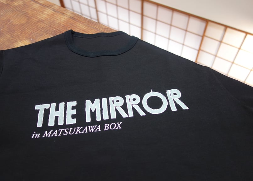 THE MIRROR in Matsukawa Box Tシャツ｜ブラック | THE MIR