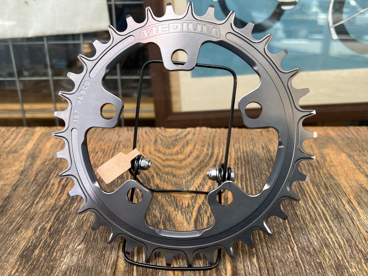 Medium * Narrow Wide 94 BCD 5-Bolt Chainring *