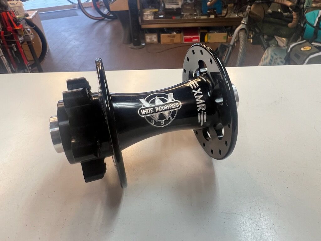 White Industries * XMR Front Hub 12mm * 32H (Bl
