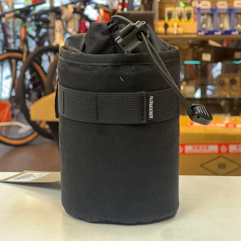 Fairweather * Stem Bag * Wax Black | Hutte8to8 Fairweather * Stem Bag * Wax Black | Hutte8to8