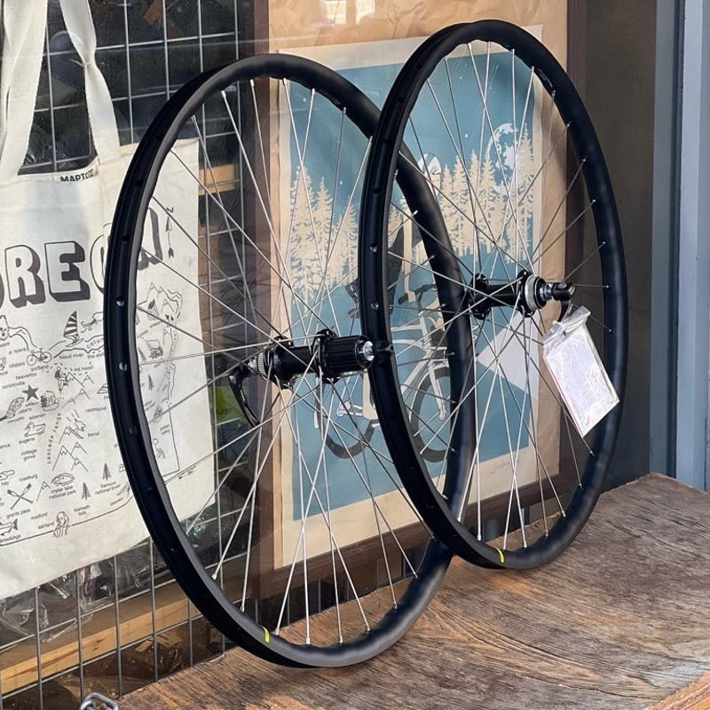 MAVIC A1025 * Shimano M8000 * Original Wheels |