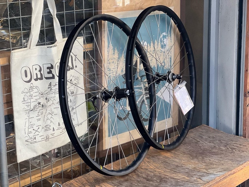 MAVIC A1025 * Shimano M8000 * Original Wheels