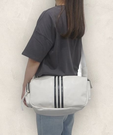 本革ショルダーバッグ