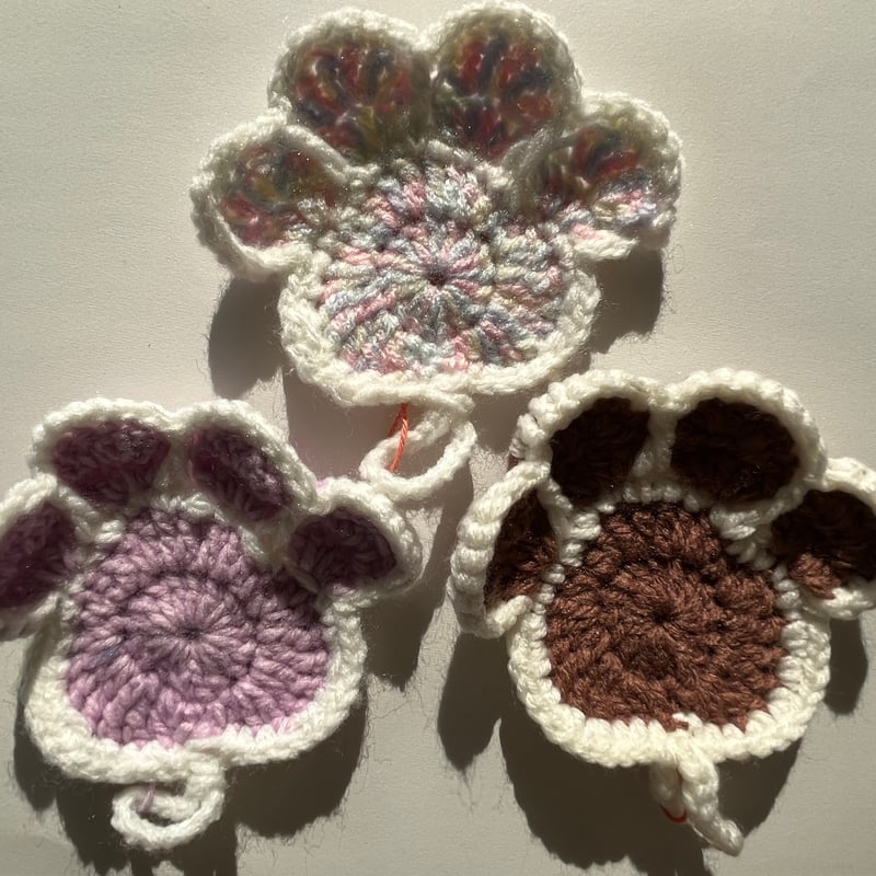 北海道】アクリルたわし5枚セット 肉球3枚＋いちご2枚 | collect market