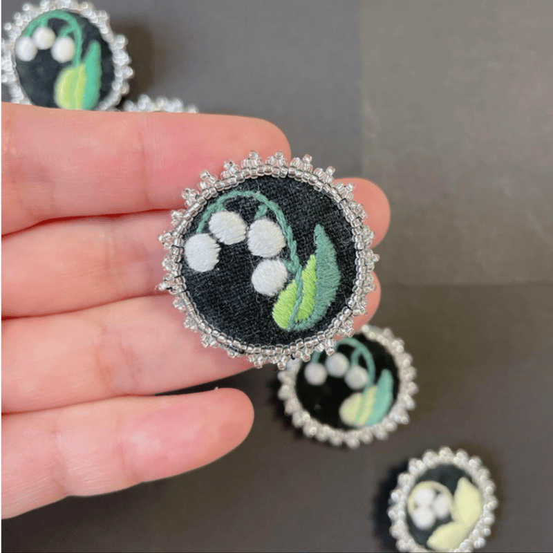 岩手】スズラン刺繍ブローチ5個セット | collect market