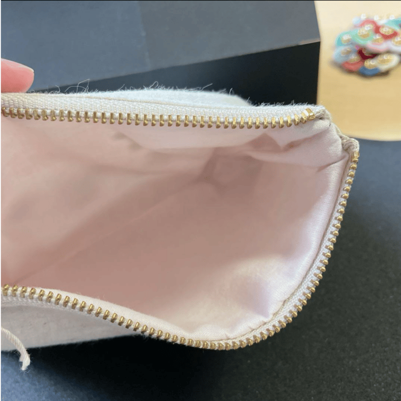 岩手】裏地までしっかり♪花刺繍ポーチ | collect market 岩手】裏地までしっかり♪花刺繍ポーチ | collect market