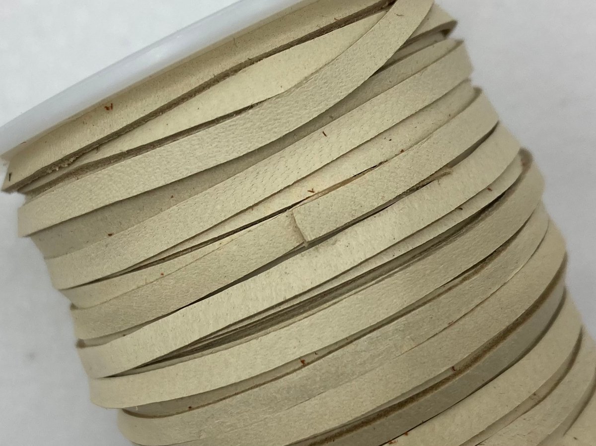 鹿革紐 ディアスキンレース 約4.8mm 約1mm厚 1M | Elucuro