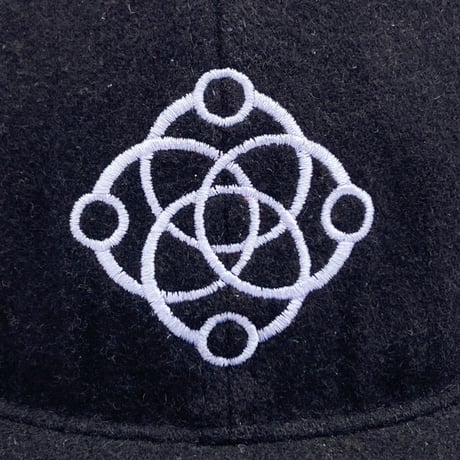 satori cap embroidererd link snap back wool BLACK