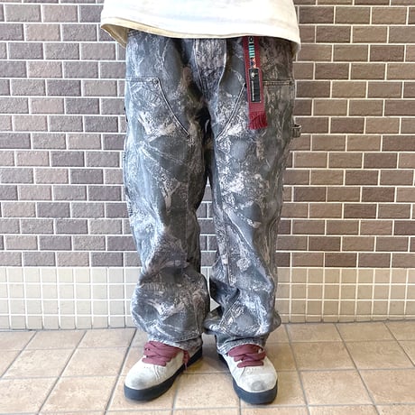 wknd pants 25HOLIDAY damn near carpenter CAMO