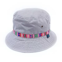 KAONKA hat 25LATE SUMMER ortega tape bucket hat WARM.GREY/RED&PINK.TAPE