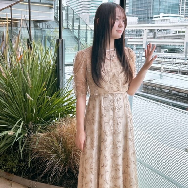 ボレロセットアップ刺繍ドレス ベージュ | ZORVA