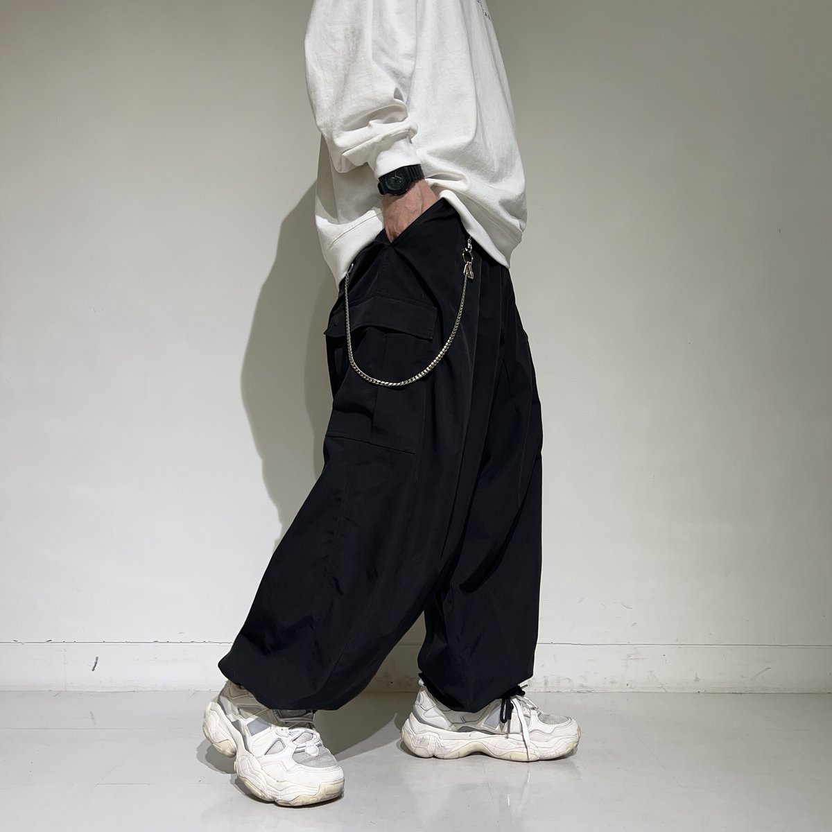 りぇ/ NUMBER18 ohako ⿻ ルーズ カーゴパンツ 春 カーキ 2025年最新】Number18 ohakoパンツの人気アイテム - メルカリ