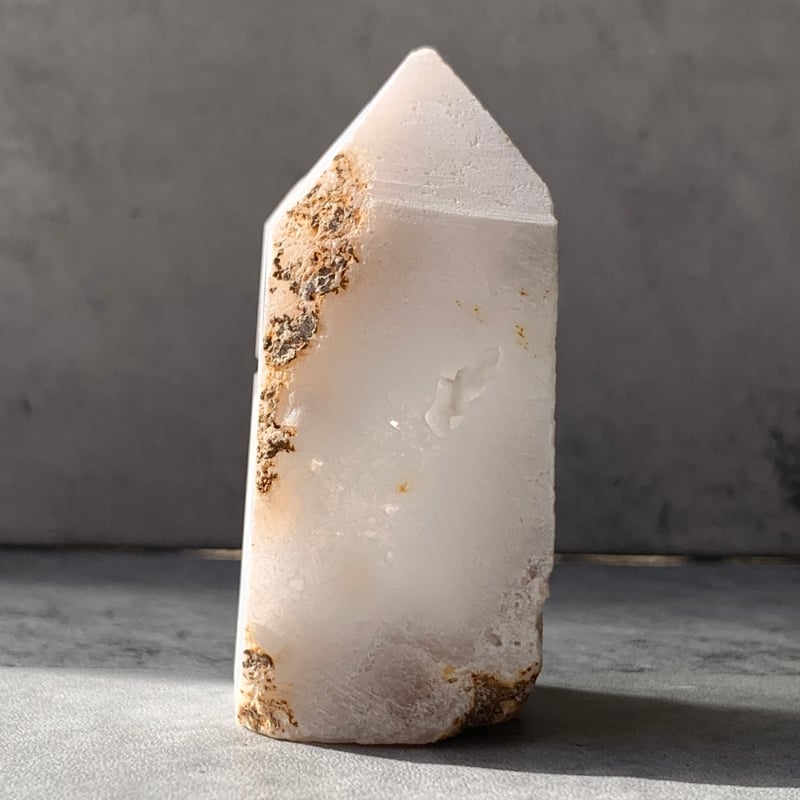 105.ドゥルージー入りホワイトアゲート タワー【天然石・鉱物