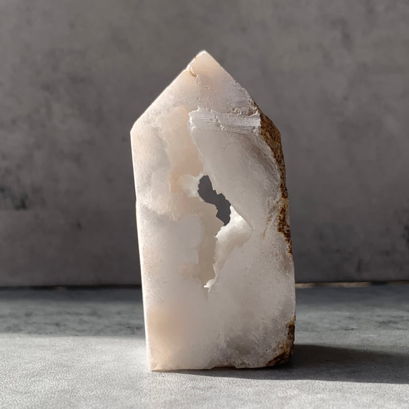 105.ドゥルージー入りホワイトアゲート タワー【天然石・鉱物