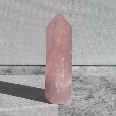 210.ローズクォーツ　ポイント【天然石・鉱物・パワーストーン】