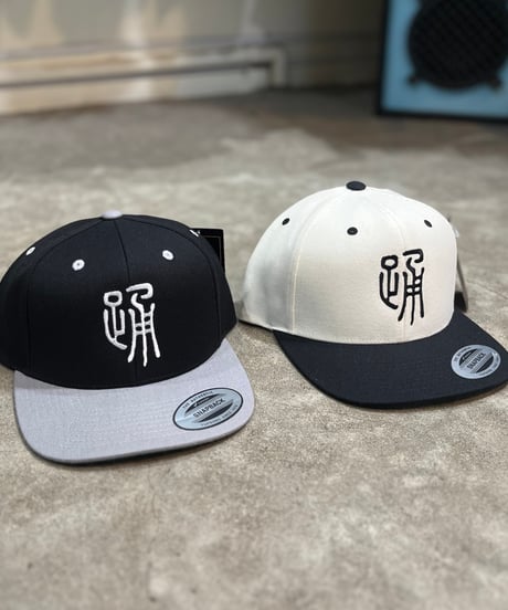 DANCING MOOD Original "踊" SNAPBACK CAP