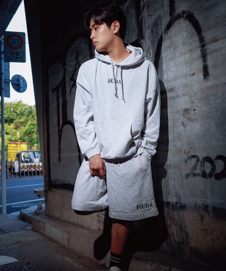 PiUDA "Logo" Sweat Shorts（アッシュ）