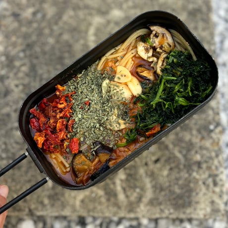 なすと完熟トマトとバジルのスープパスタ