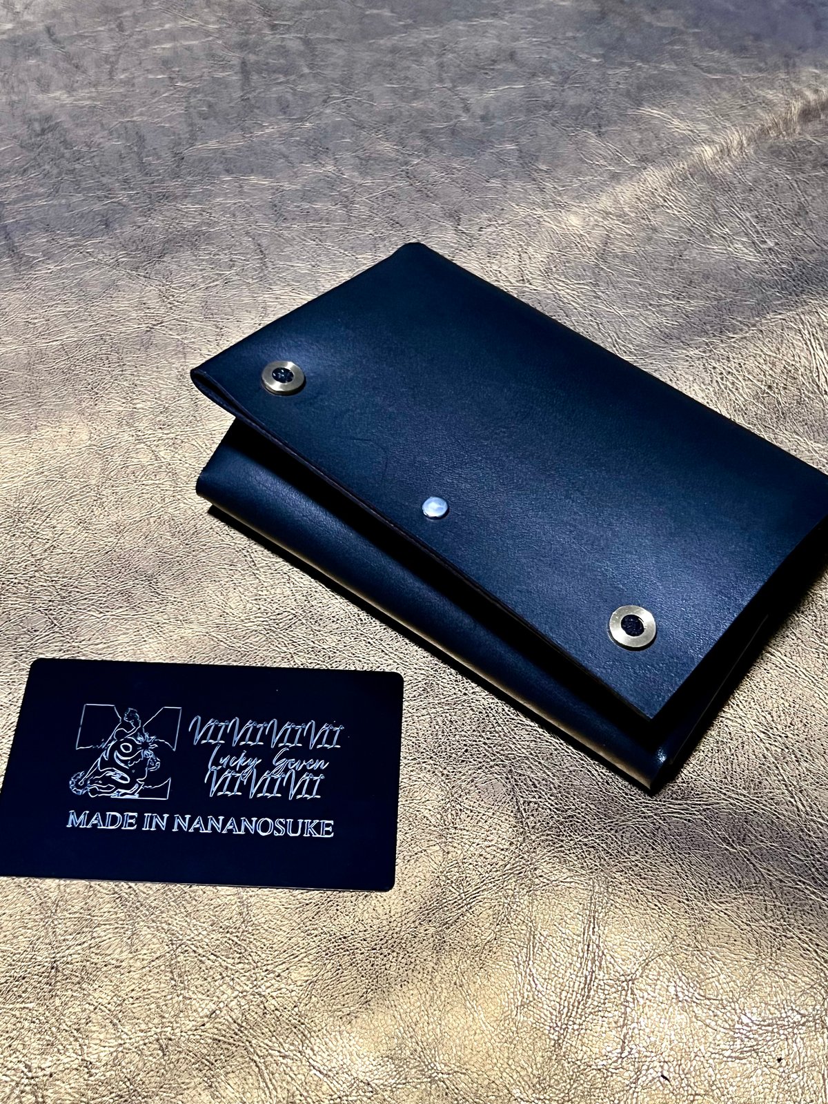 ななのすけくんの財布】隕石パウダーが使用されたシームレス財布