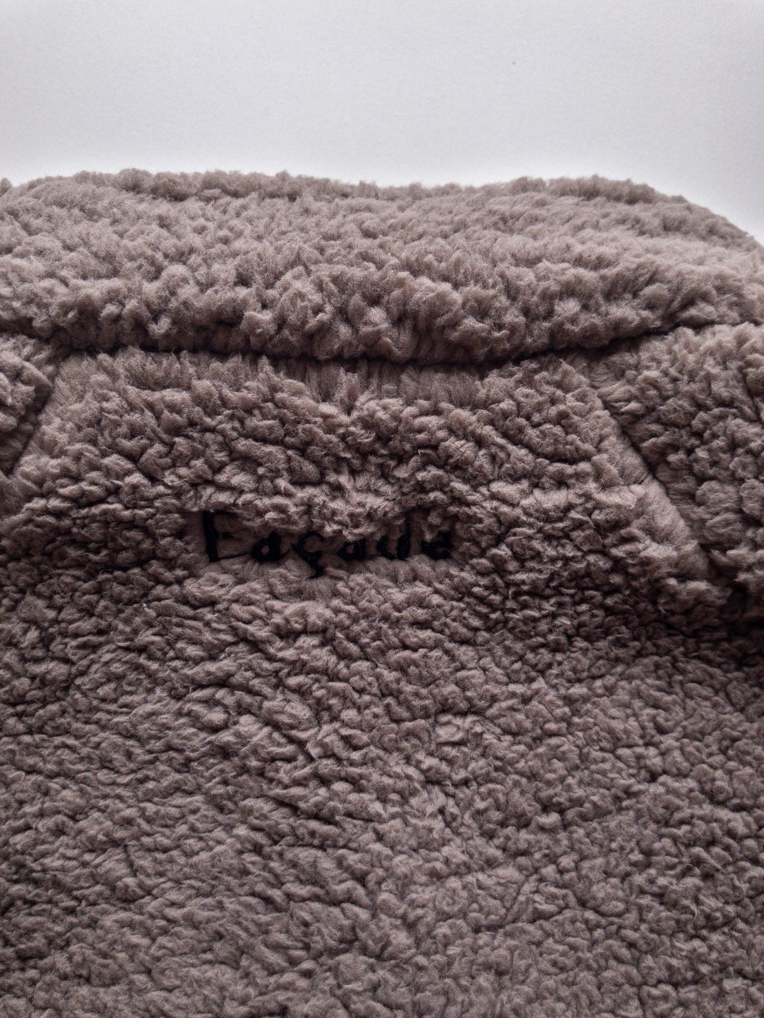 Façade - teddy zip sweater - stone | sounote