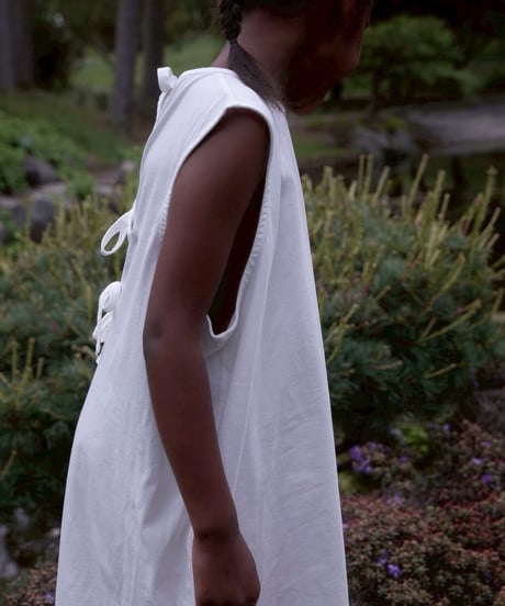 Façade -  no-sleeve dress