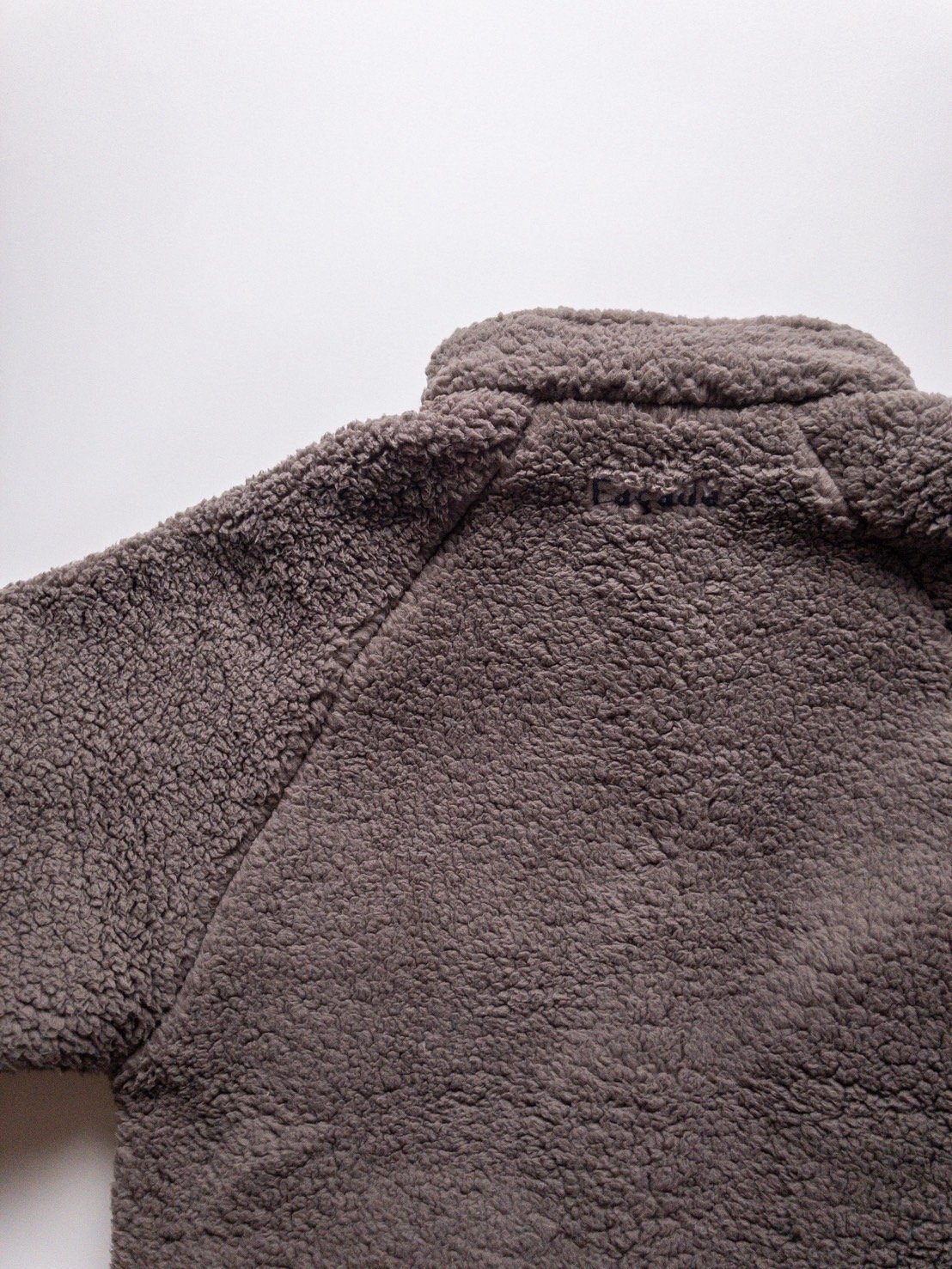 Façade - teddy zip sweater - stone | sounote