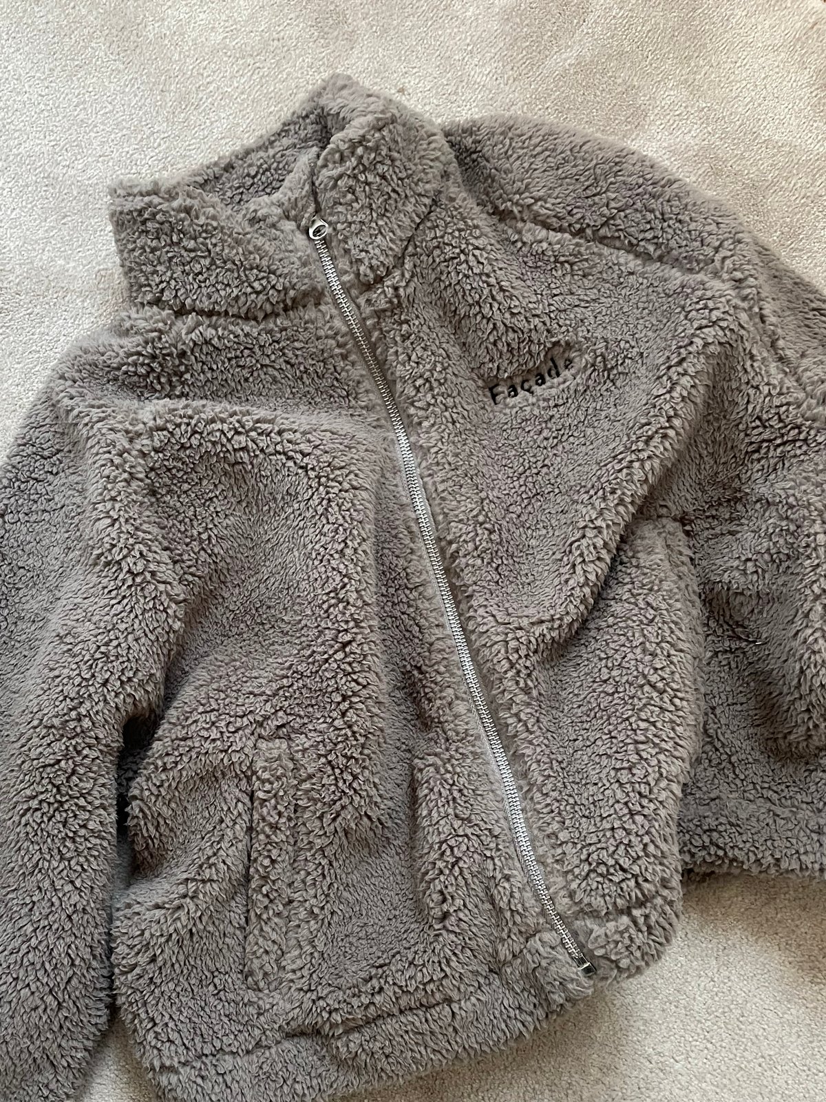 Façade - teddy zip sweater - stone | sounote