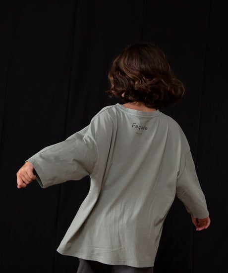 Façade - quarter ls tee - sage