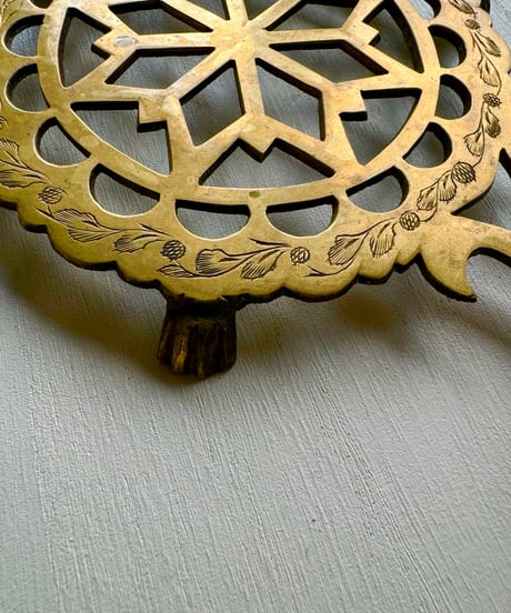 Trivet/India