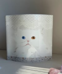 Flower Vase/White Cat