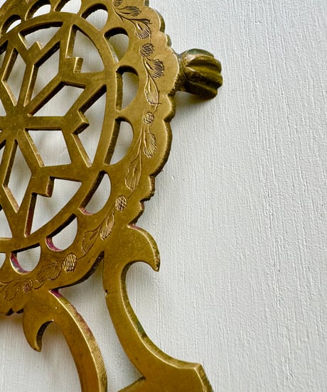 Trivet/India