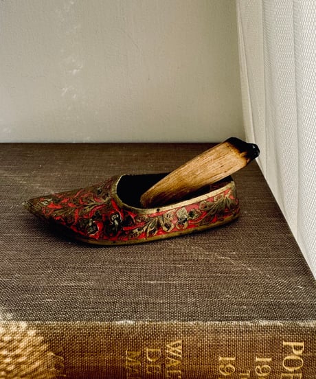 Shoe Tray/B