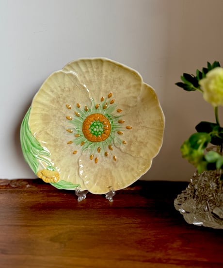 Buttercup Plate
