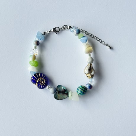 海に貝殻を拾いに行くときのためのブレスレット