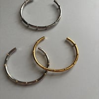 Dot bangle / stainless