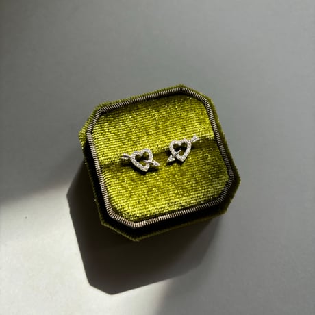 Heart with arrow pierce / silver925