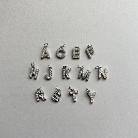 Initial charm / stainless