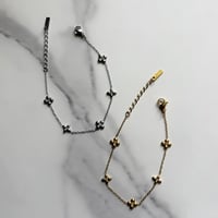 Flower motif bracelet / stainless