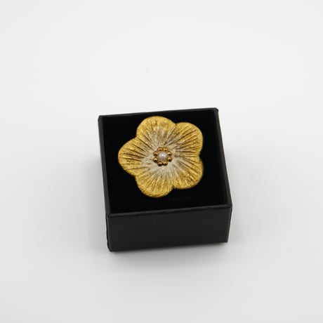 漆金銀　花ブローチ