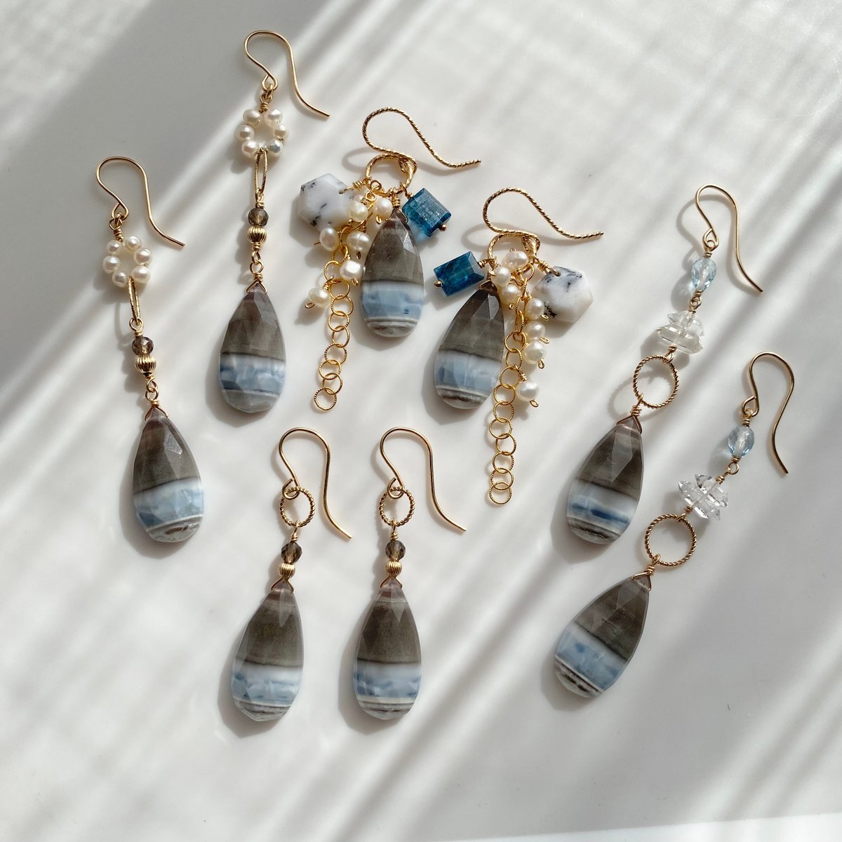 14kgfストライプブルーオパール・天然色ブルーカルセドニーピアス/イヤリング 14kgfストライプブルーオパール・天然色ブルーカルセドニー