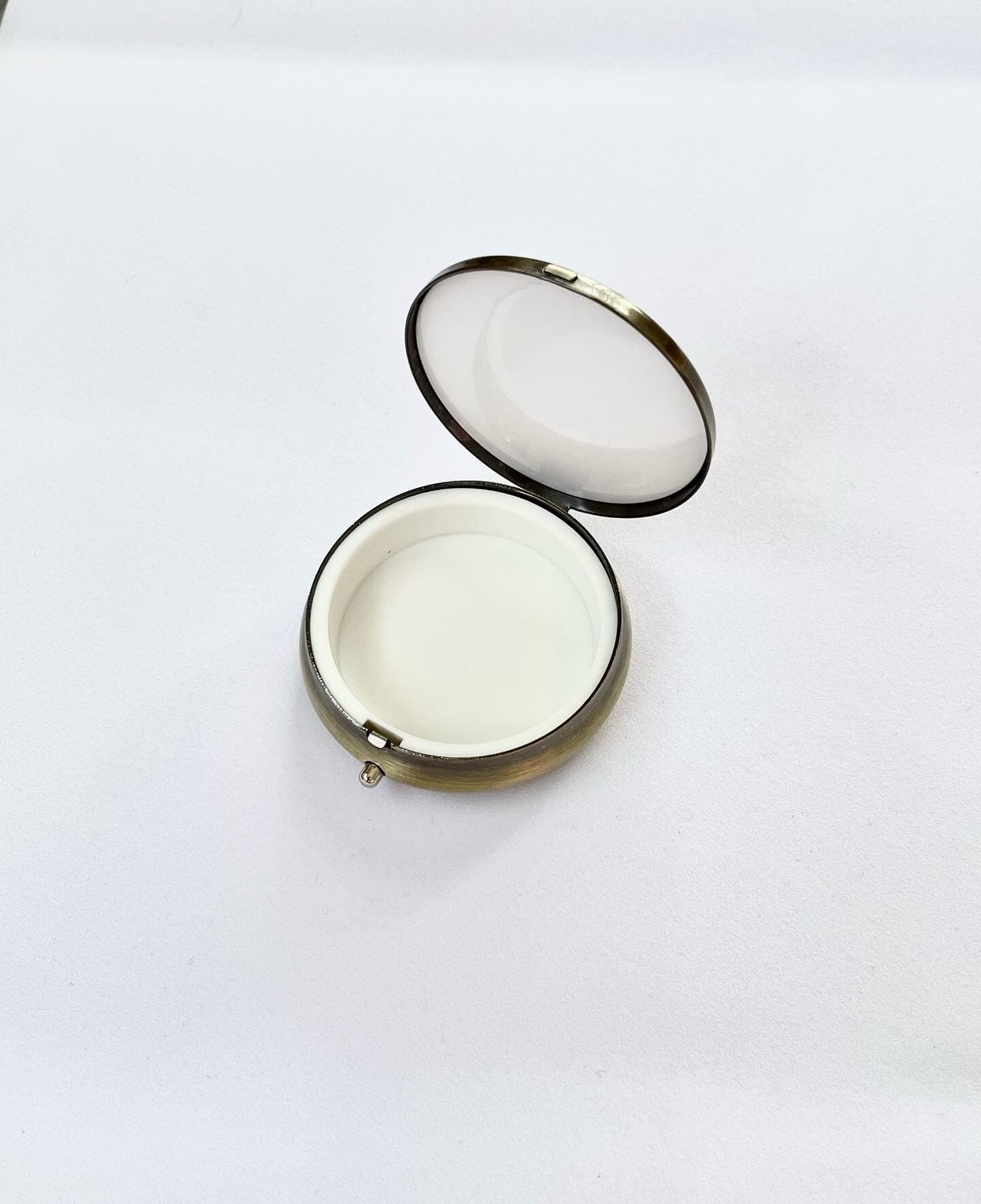 アンティーク　ピルケース？　12星座？　49個 アンティーク ピルケース？ 12星座？ 49個